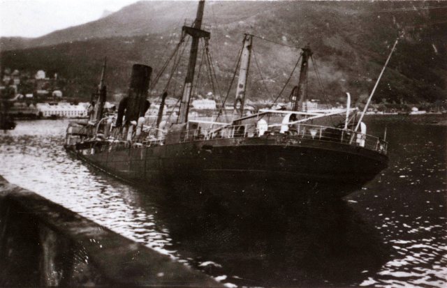 A shipwreck after fightings in Narvik.jpg