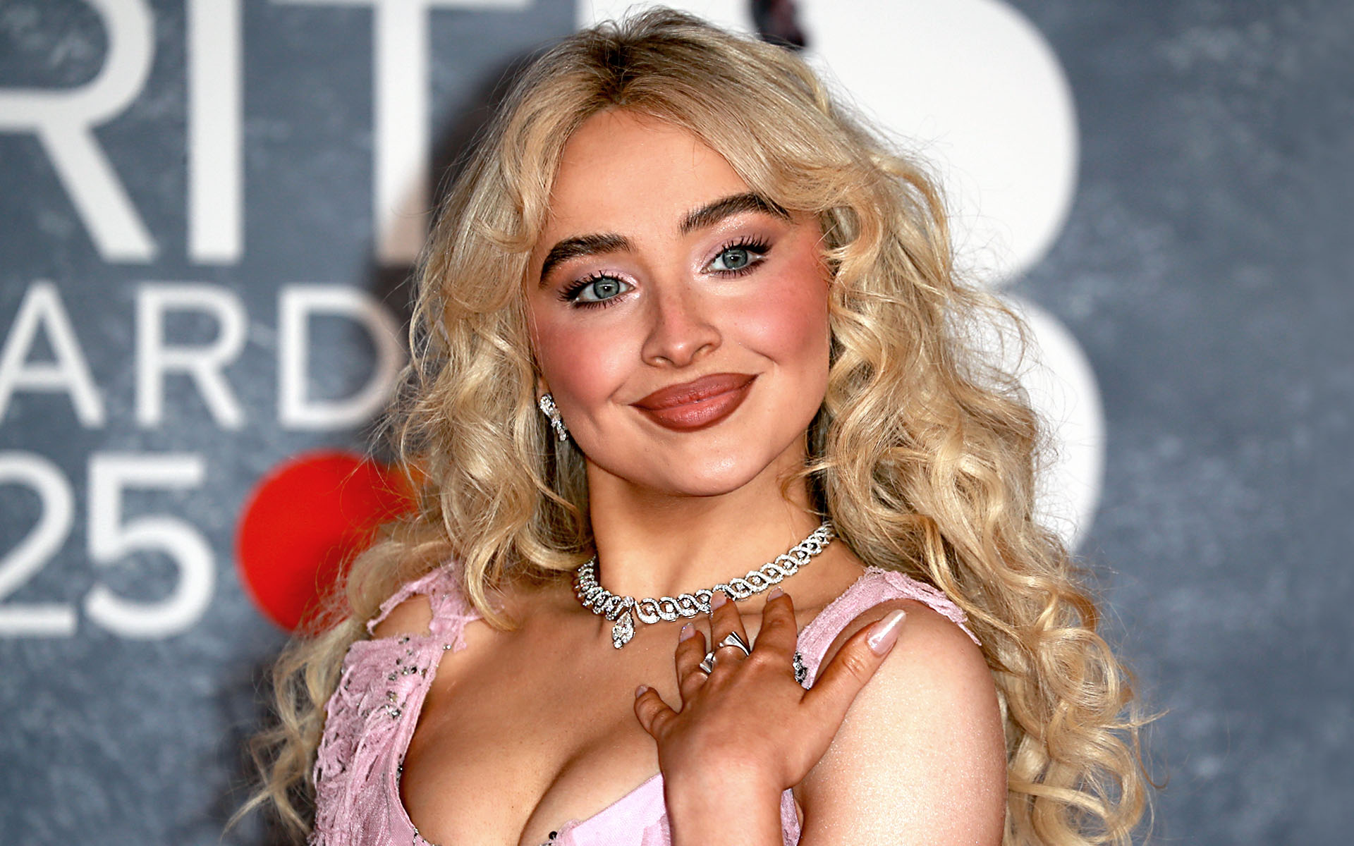 Bilde 5 av Sabrina Carpenter