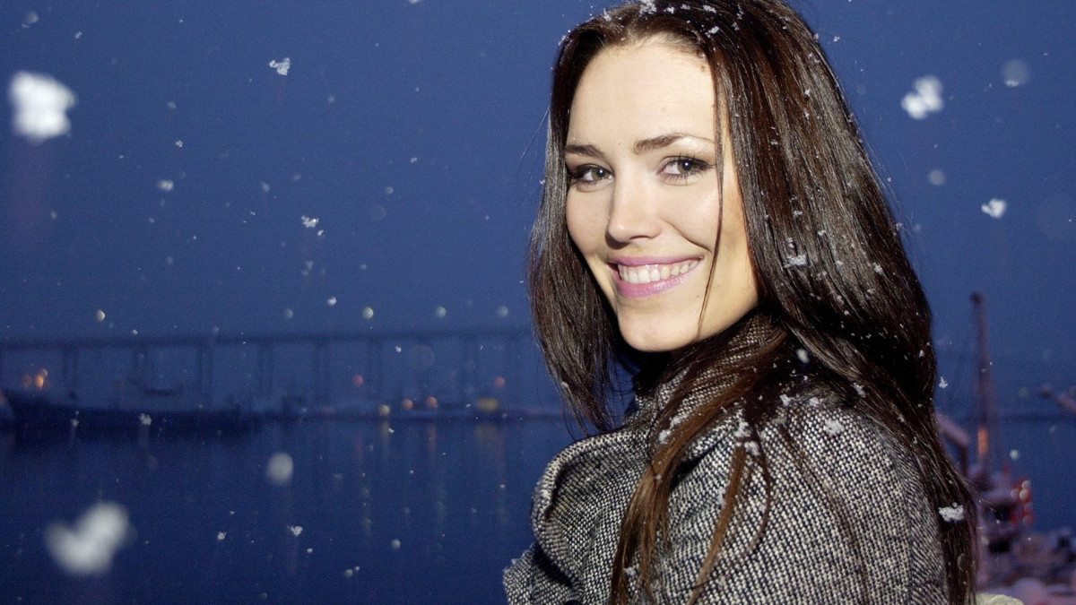 Elvira Nikolaisen